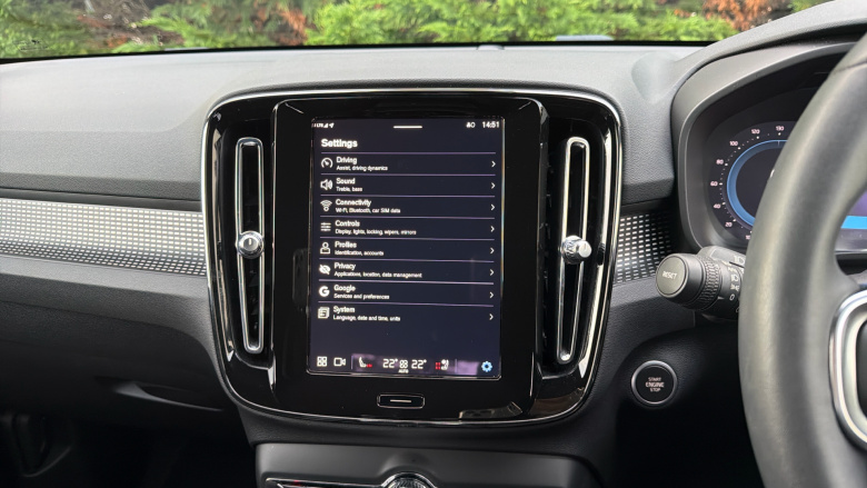 Volvo Xc40 2.0 B4P Plus Dark 5dr AWD Auto Petrol Estate